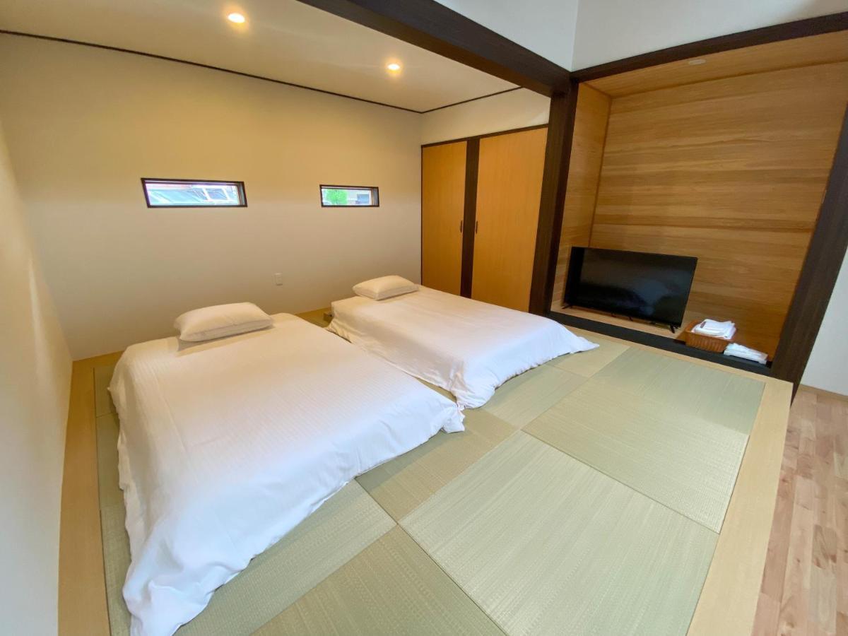 Villa Miyako 源泉かけ流し客室温泉ヴィラ みやこ別邸 Goto Exteriör bild